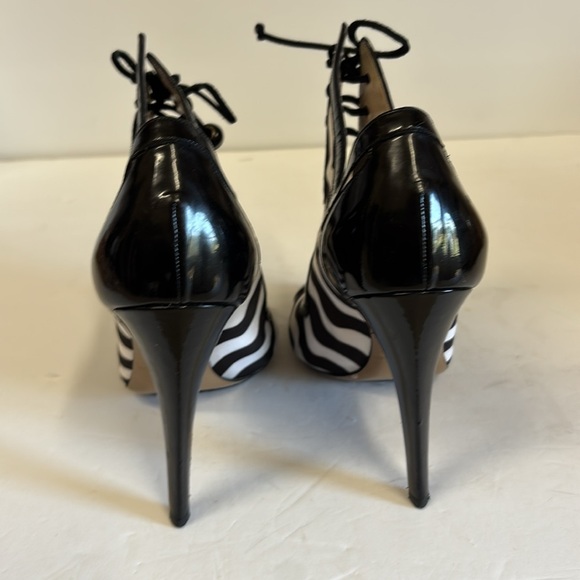 Nicholas Kirkwood Monochromatic Satin and Leather Strappy Lace Up Peeptoe Heels - Picture 5 of 12